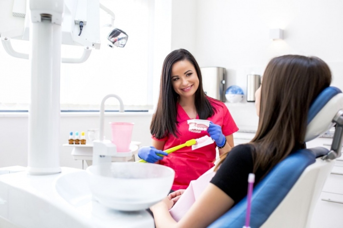 service Hygiène bucco-dentaire de notre dentiste Fülöp Gertrúd Henrietta